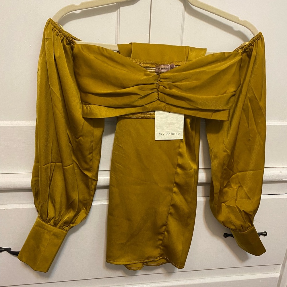 Satin crop top/skirt set